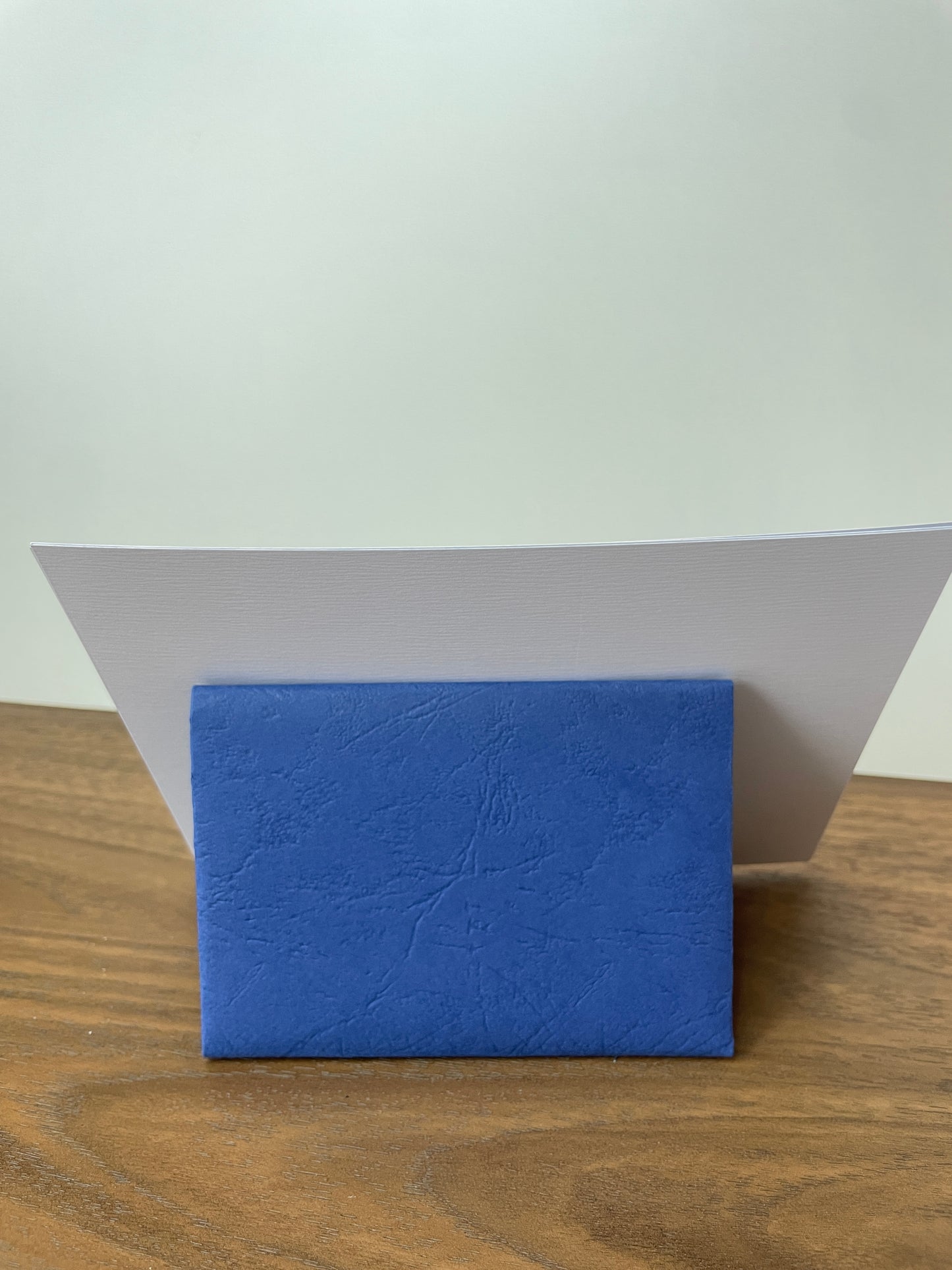 Stolní měsíční kalendář 2026 k dodělání se stojánkem - PDF